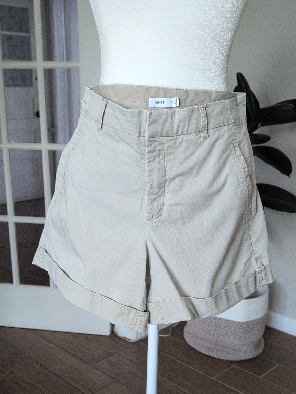Vince Beige Cotton Cuffed Shorts Size 10